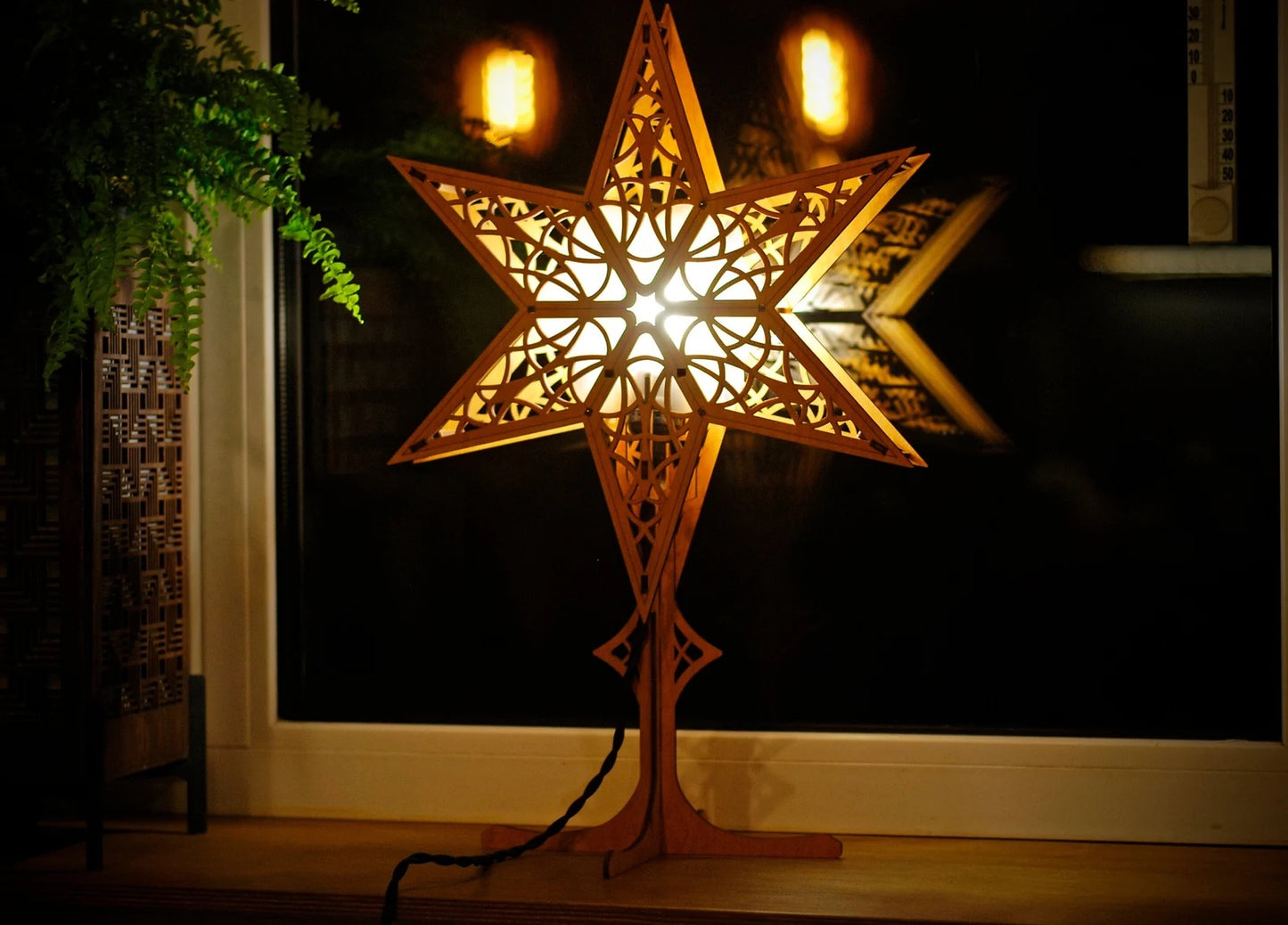 Wooden window star light