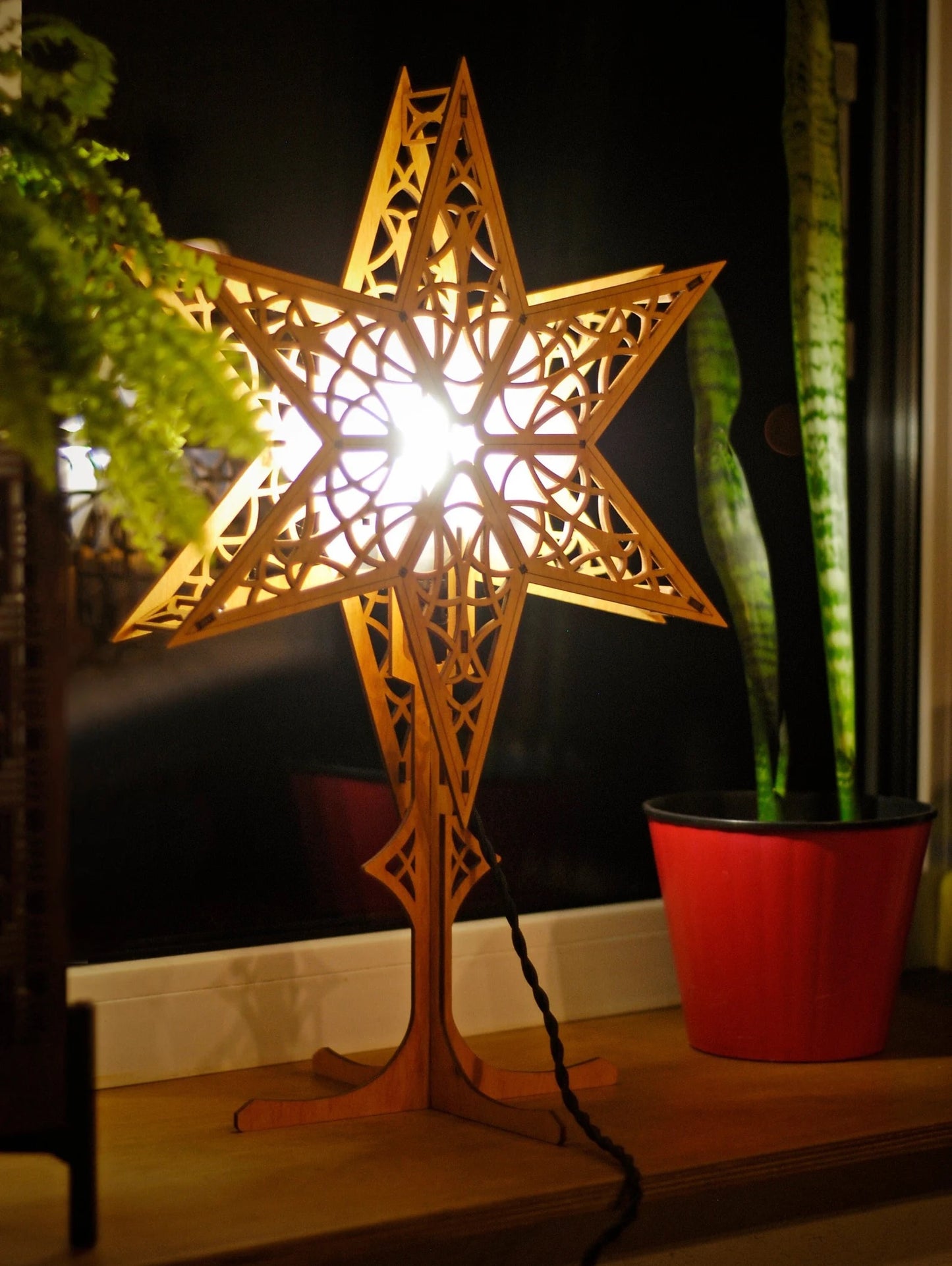 Wooden window star light