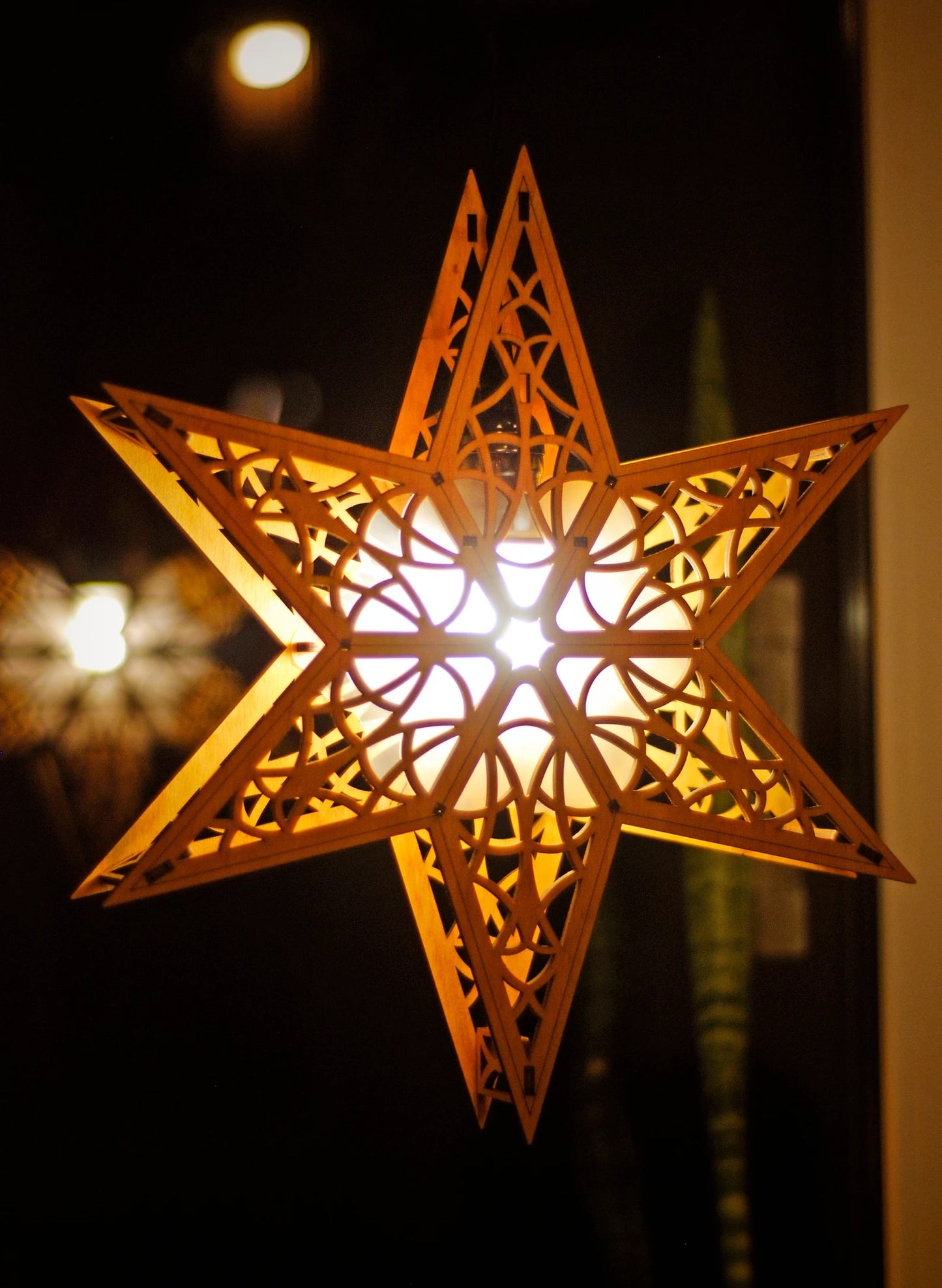 Wooden window star light